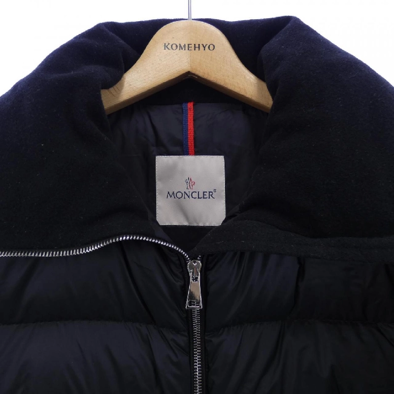 Áo khoác lông vũ MONCLER 638698