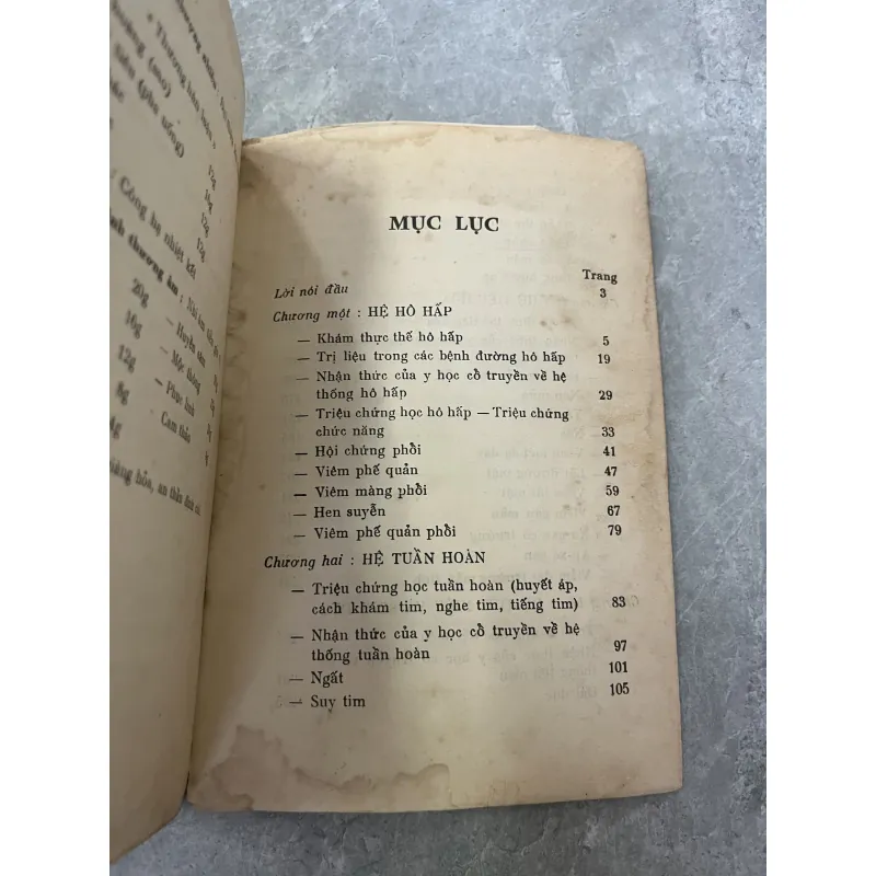 BỆNH CHỨNG VÀ TRỊ LIỆU - TRẦN KHIẾT, BÙI CHÍ HIẾU 992875