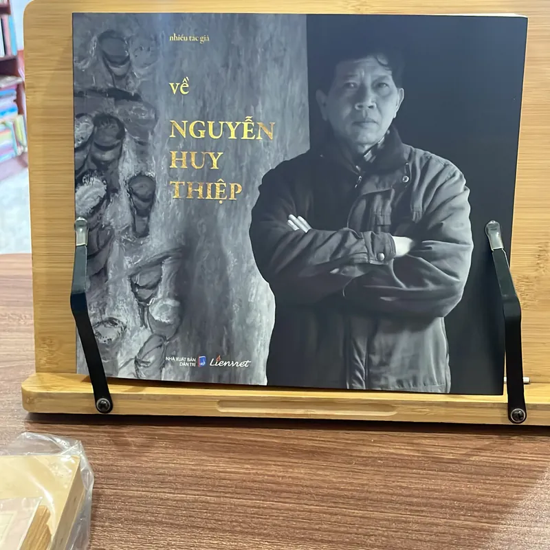 Về Nguyễn Huy Thiệp 606302