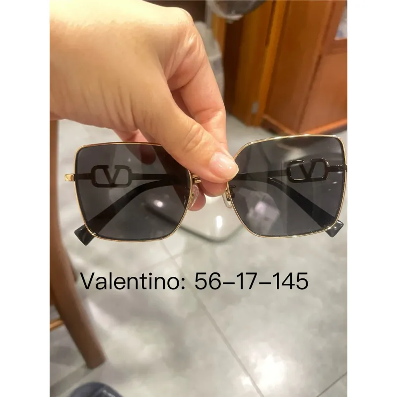 Kính mát Valentino nam nữ kính râm khung vàng khói tối 975229