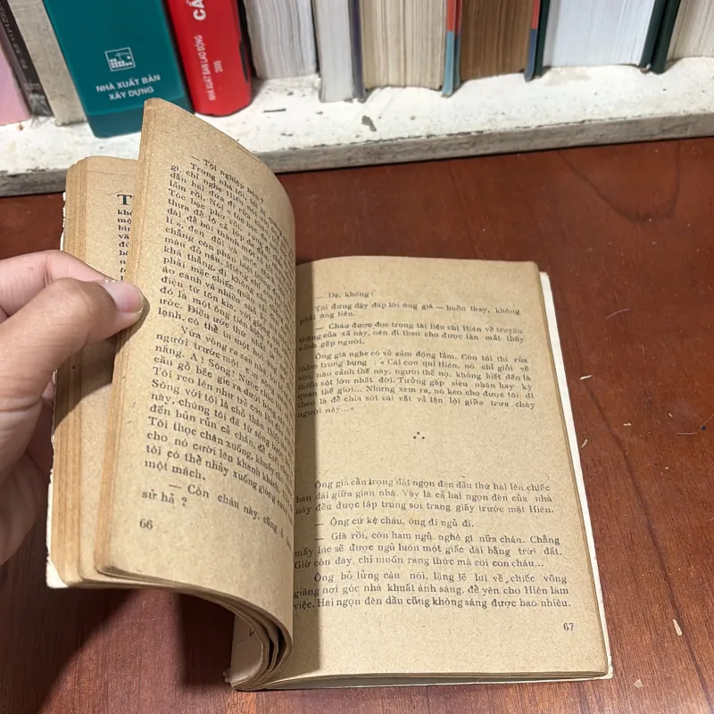 II Tập Truyện: Chút Lãng Mạn Trong Mưa - Lý Lan - 1987 751281