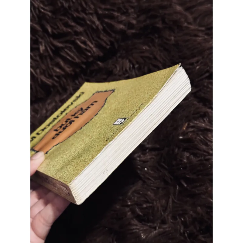 Bút ký dưới hầm (3 truyện ngắn của Dos) 976554