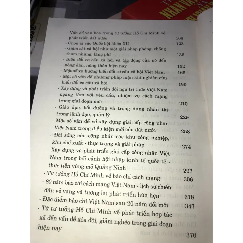 Góp phần nghiên cứu một số vấn đề phát triển của Việt Nam  738774