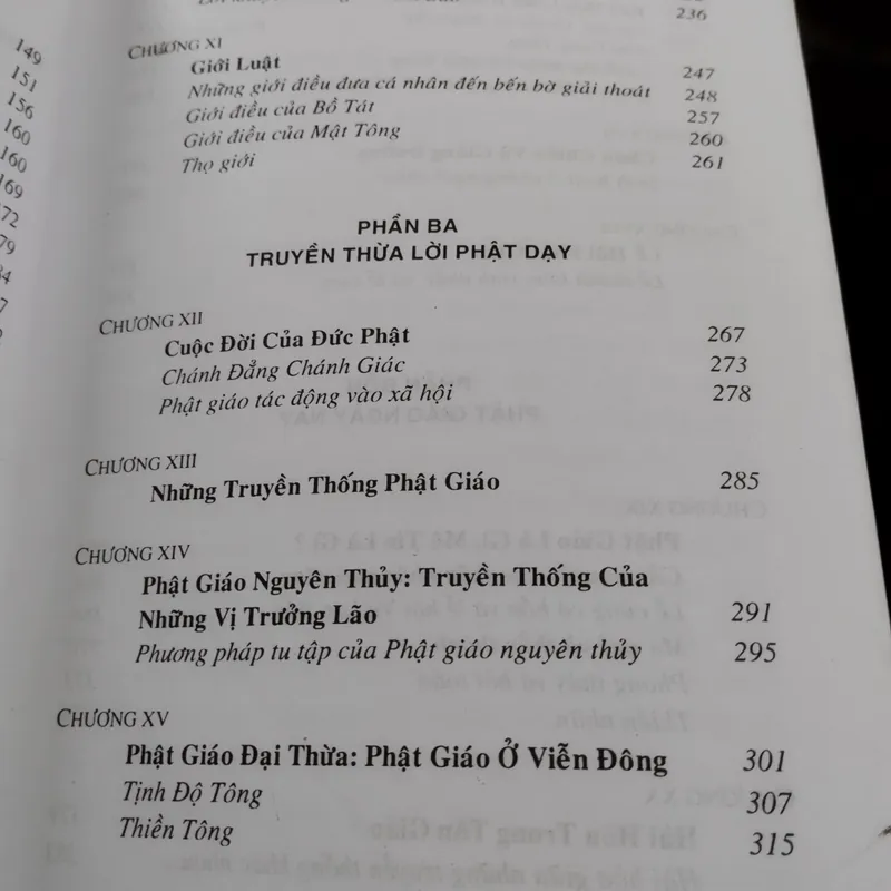 Cuốn sách trong ảnh là "Thuần hóa tâm hồn"  563658