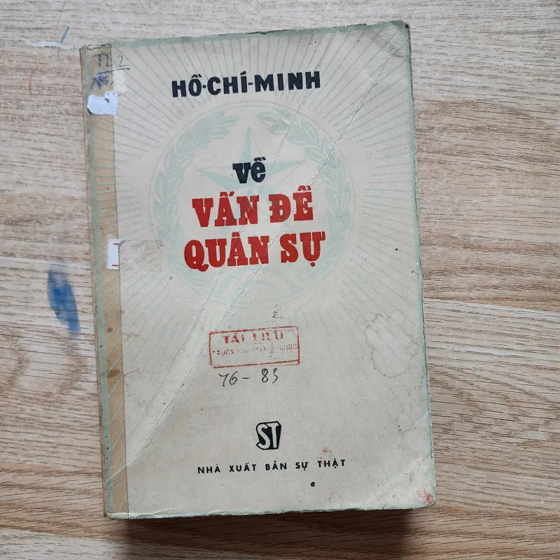 Về vấn đề quân sự | hồ chí minh | 1975 976317