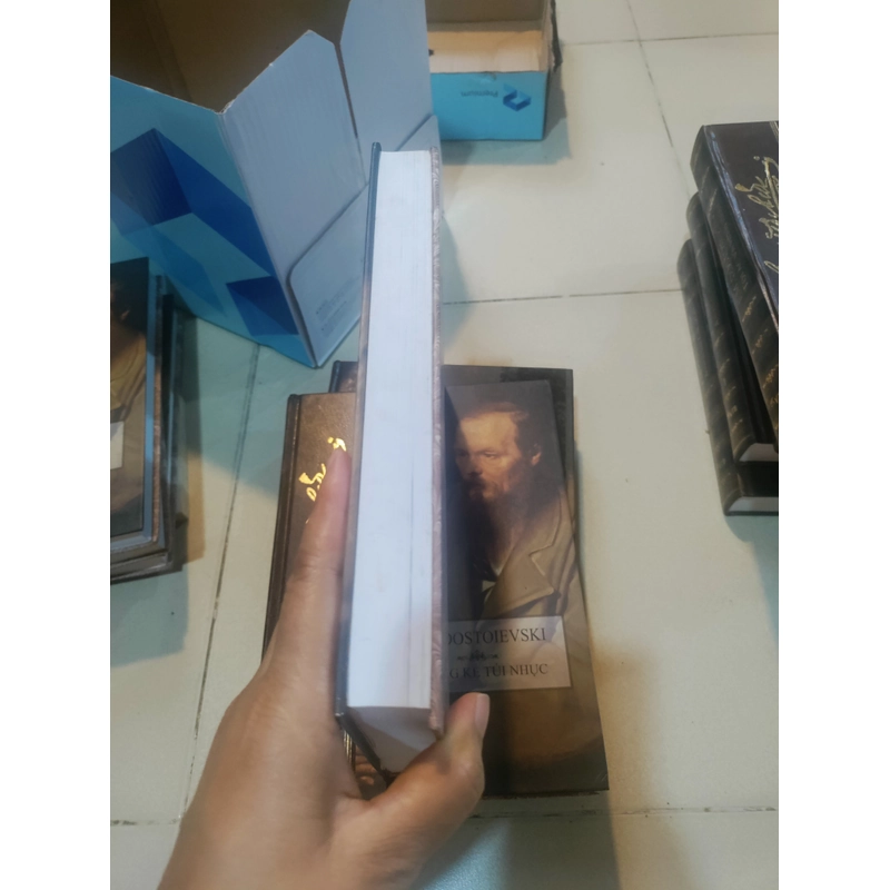 Bút kí từ nhà chết  541772