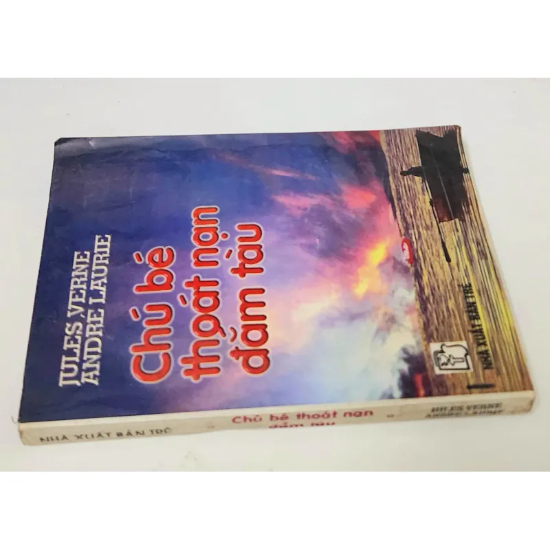 CHÚ BÉ THOÁT NẠN ĐẮM TÀU (Jules Verne & André Laure) 759342