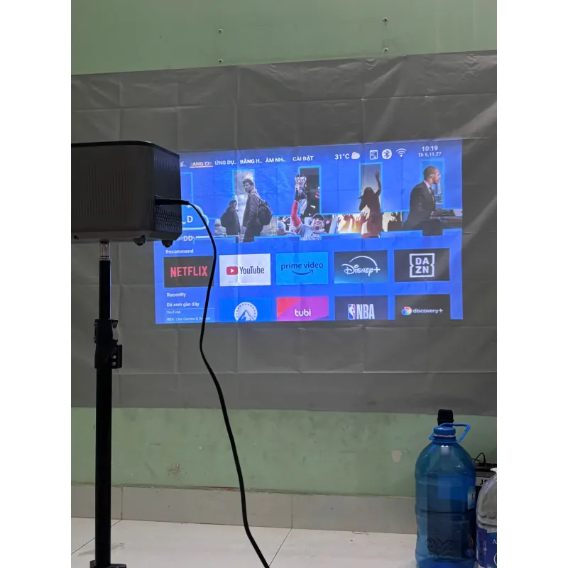 Máy chiếu + loa kéo karaoke 711969