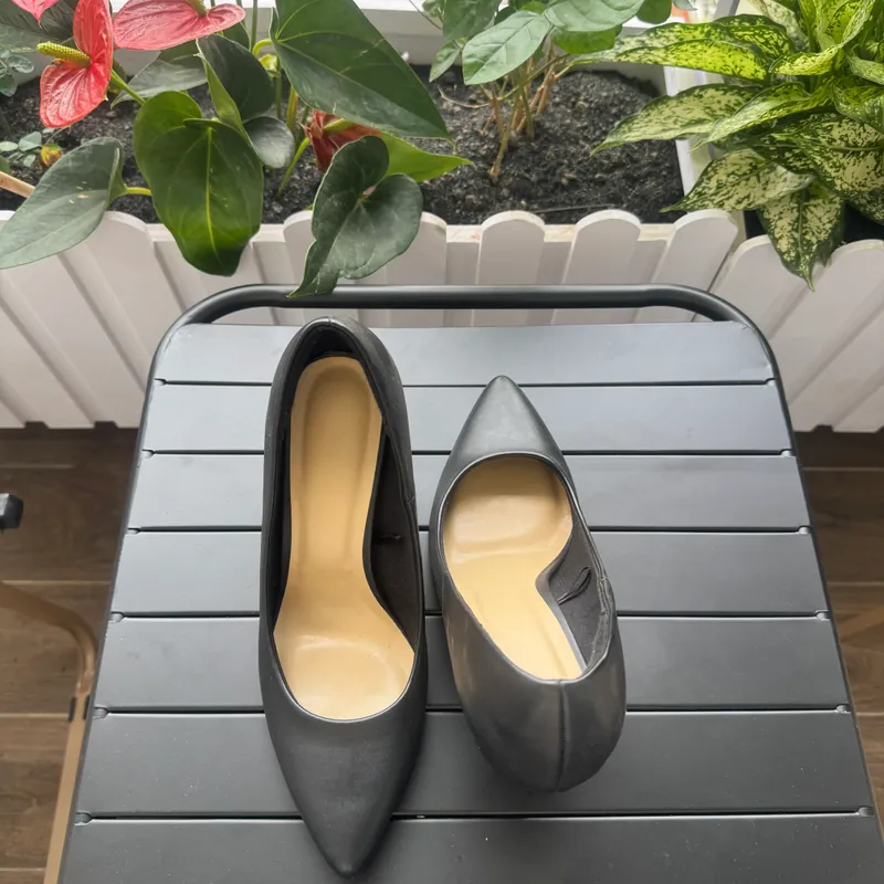Giày cao gót màu đen 562206