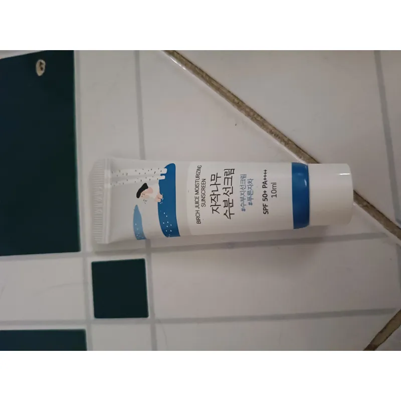 Kem chống nắng roundlab 633735