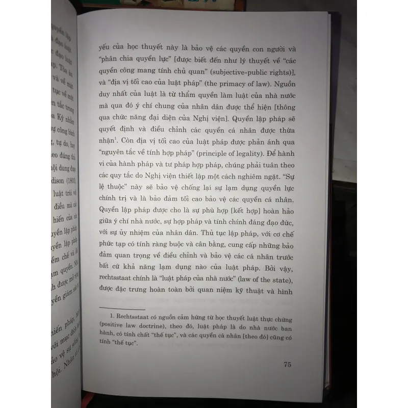 Pháp quyền và Chủ nghĩa Hiến pháp - Một số vấn đề lý luận và thực tiễn 704977