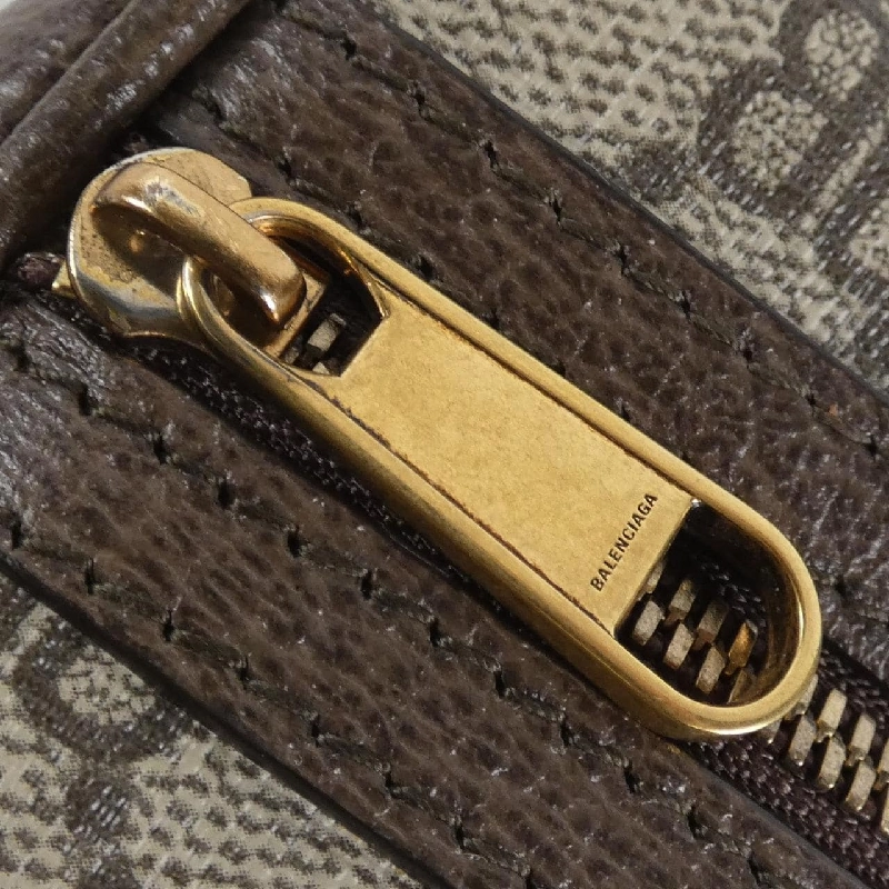 Túi đeo chéo Balenciaga Hacker Camera Bag 680128 2103U - Hàng hiệu Authentic 768067