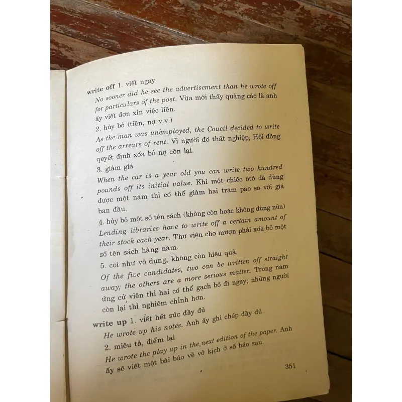 BÙI PHỤNG Động tữ thành ngữ ANH - VIET ENGLISH - VIETNAMESE YERBAL IDIOMS 626141