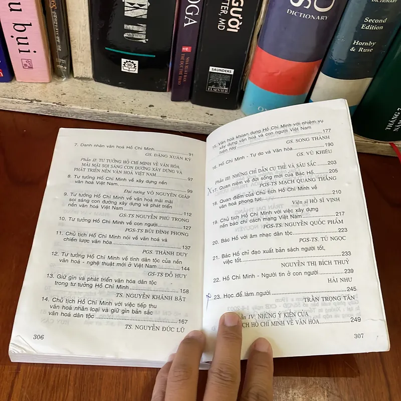 II Tựa sách: Tư Tưởng Hồ Chí Minh Về Văn Hoá - Ban Tư Tưởng Văn Hoá Trung Ương - 2003 561477