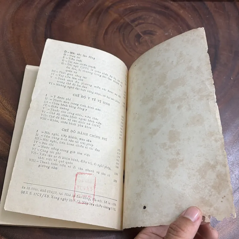 II Quyền Lợi Vật Chất Của Công Nhân Viên Chức - 1972 997983