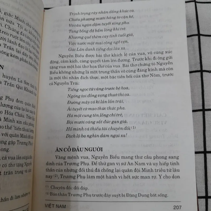 Giai thoại Lịch sử Việt Nam. Tập 1/2.  Tg. Kiều Văn 926861