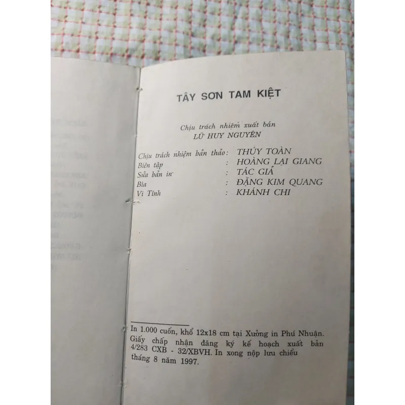 TÂY SƠN TAM KIỆT - Tác giả Trần Phương Hồ 713706