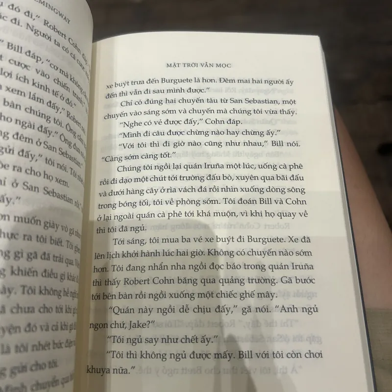 Mặt trời vẫn mọc - Ernest Hemingway (như mới) 974491