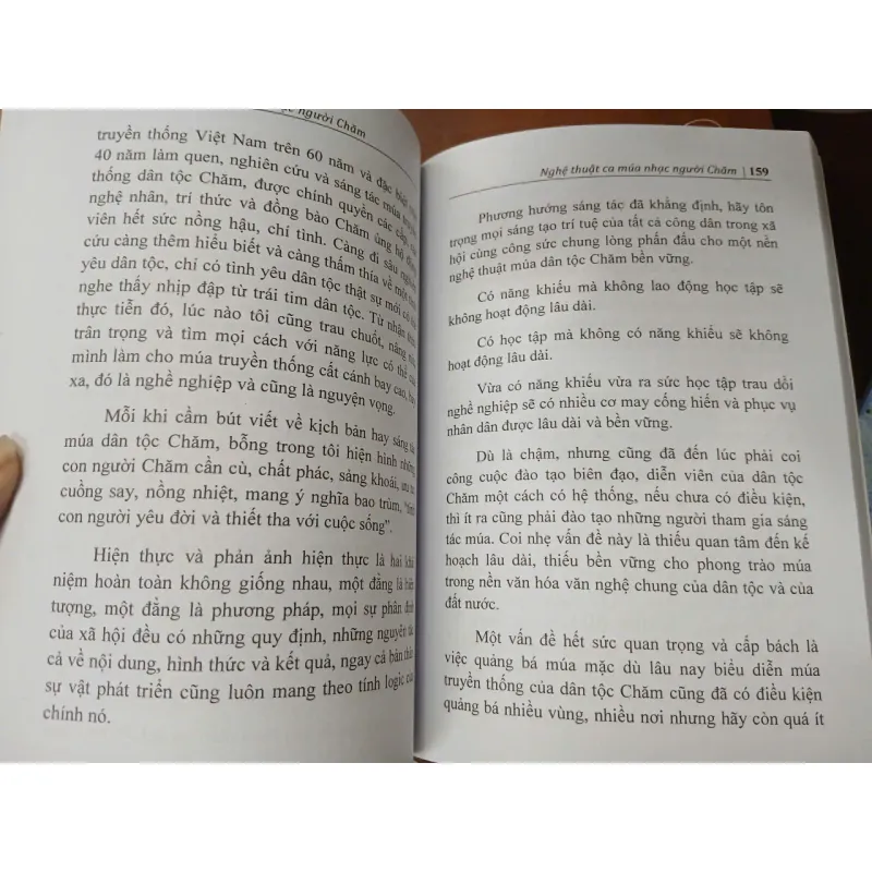 NGHỆ THUẬT CA MÚA NHẠC NGƯỜI CHĂM 701764