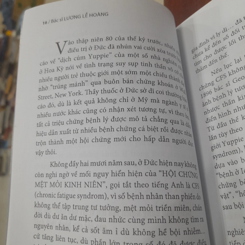Bs Lương Lễ Hoàng - NGỌN ĐÈN TRƯỚC GIÓ 463490