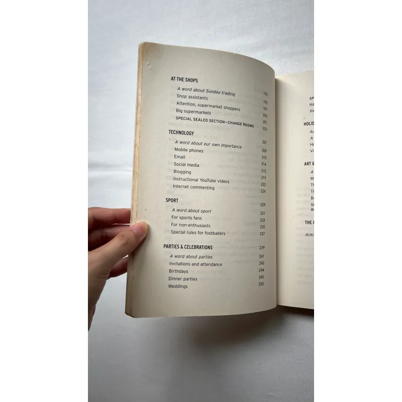 488 Rules for Life: The Thankless Art of Being Correct - Kitty Flanagan 1028874