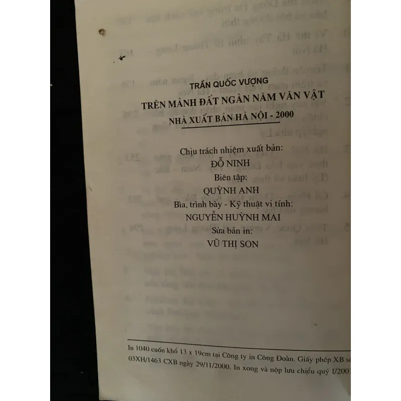 Trên mảnh đất ngàn năm văn vật- chữ ký tác giả  1003882