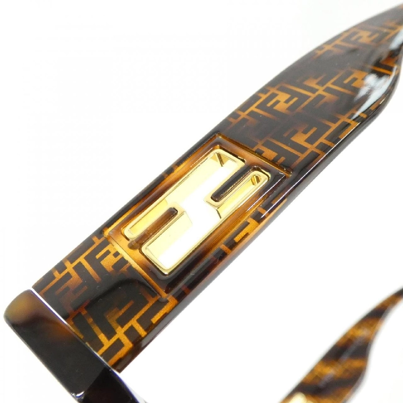 【Sản phẩm mới】Kính râm Fendi FE40147F 626226