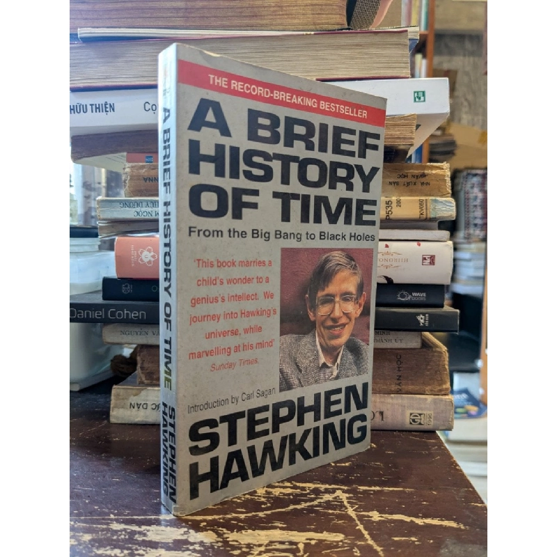 A BRIEF HISTORY OF TIME : From The Big Bang To Black Holes - Stephen Hawking 146574