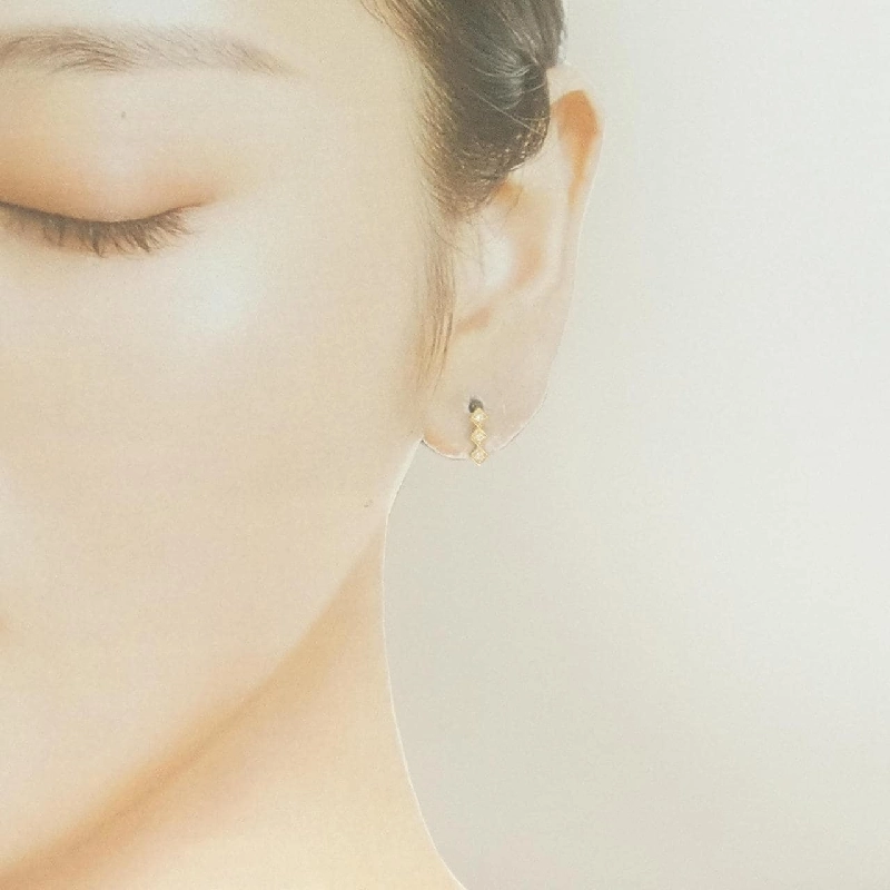 K18YG Bông tai kim cương 0.06CT - Hàng hiệu Chính hãng 866151