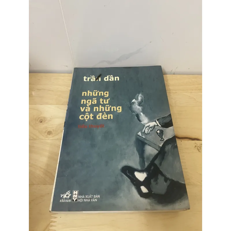 Trần Dần (những ngã tư và những cột đèn  1020256