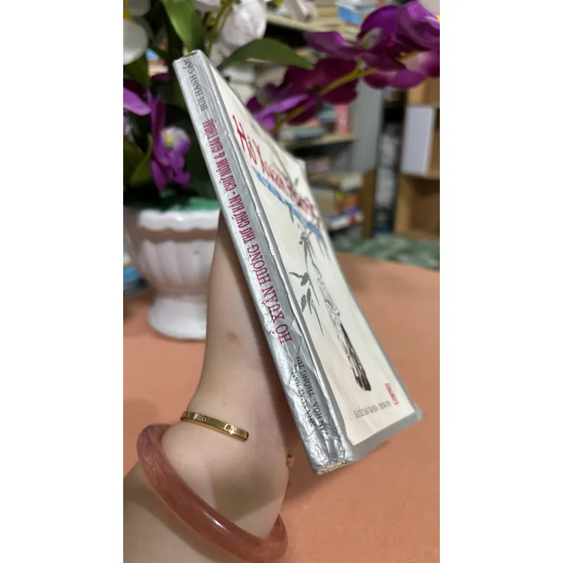 Hồ Xuân Hương Thơ chữ hán - chữ nôm & giai thoại 🌊 594044