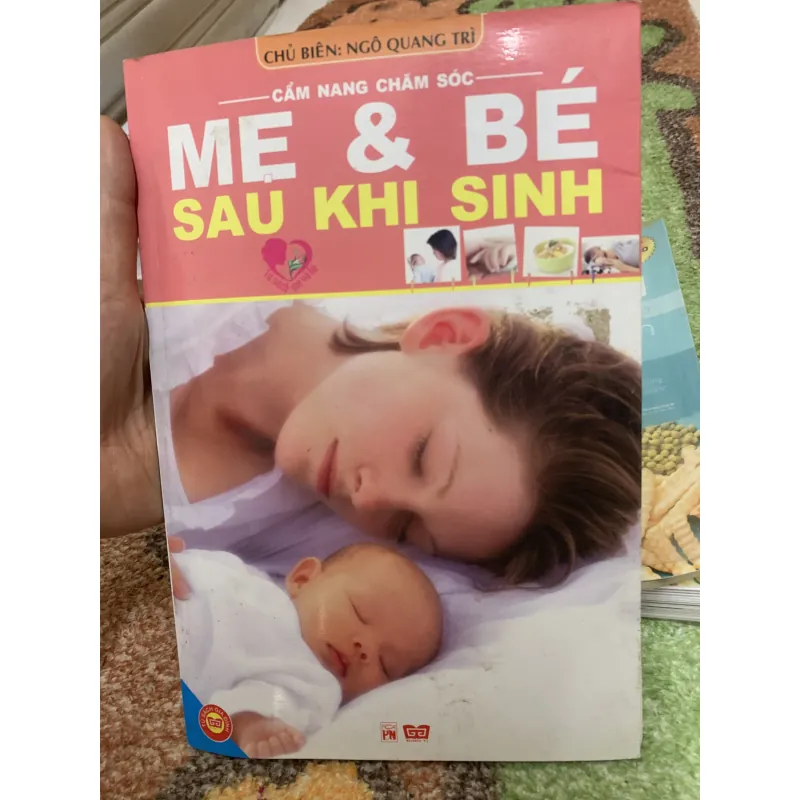 Mẹ và bé sau sinh  1039318