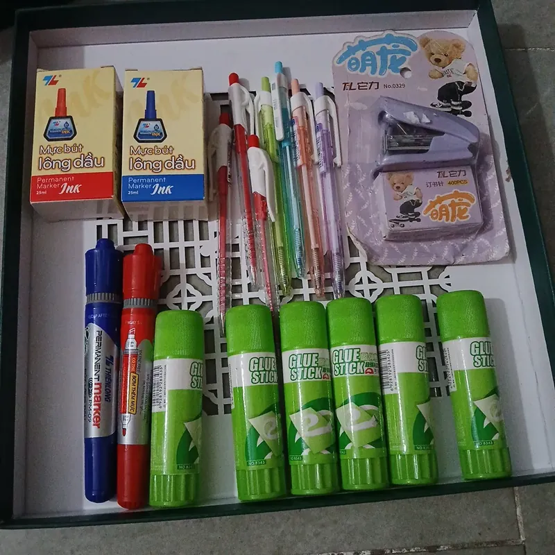 Combo bút, hồ khô, bút lông dầu thanh lý 602958