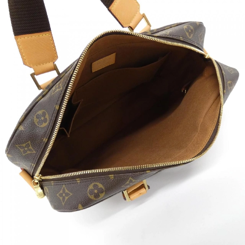 Túi Louis Vuitton Monogram Sac Bosphore M40043 616885