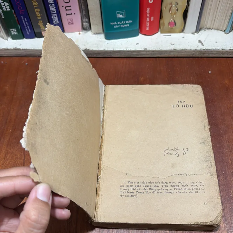 [Sách Thiếu Trang] - II Sách Xưa: Thơ _ Tố Hữu - 1976 796269