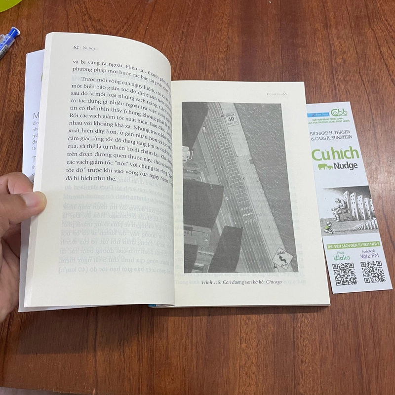 II Sách Kỹ Năng: Cú Hích _ Nudge - RICHARD H. THALER & CASS R. SUNSTEIN - 2022 476289