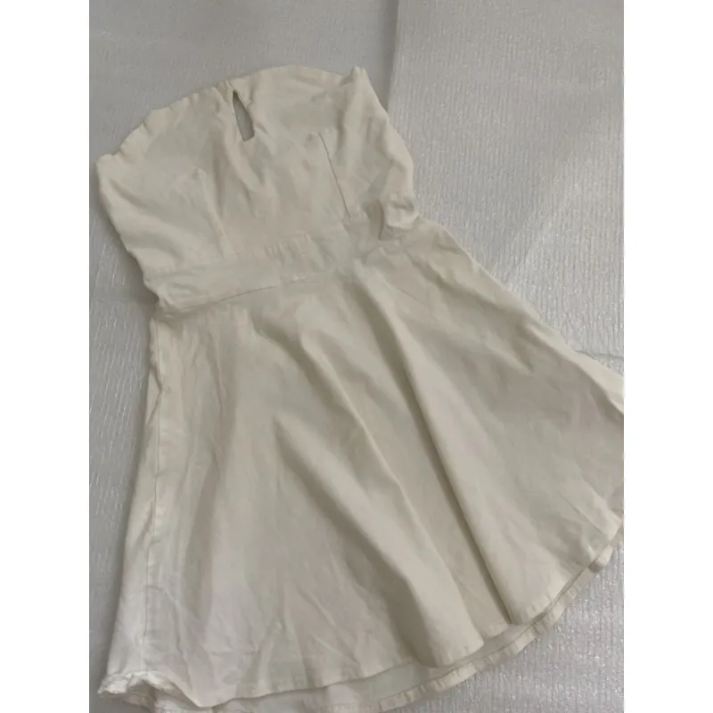 Áo cúp ngực trắng 720350