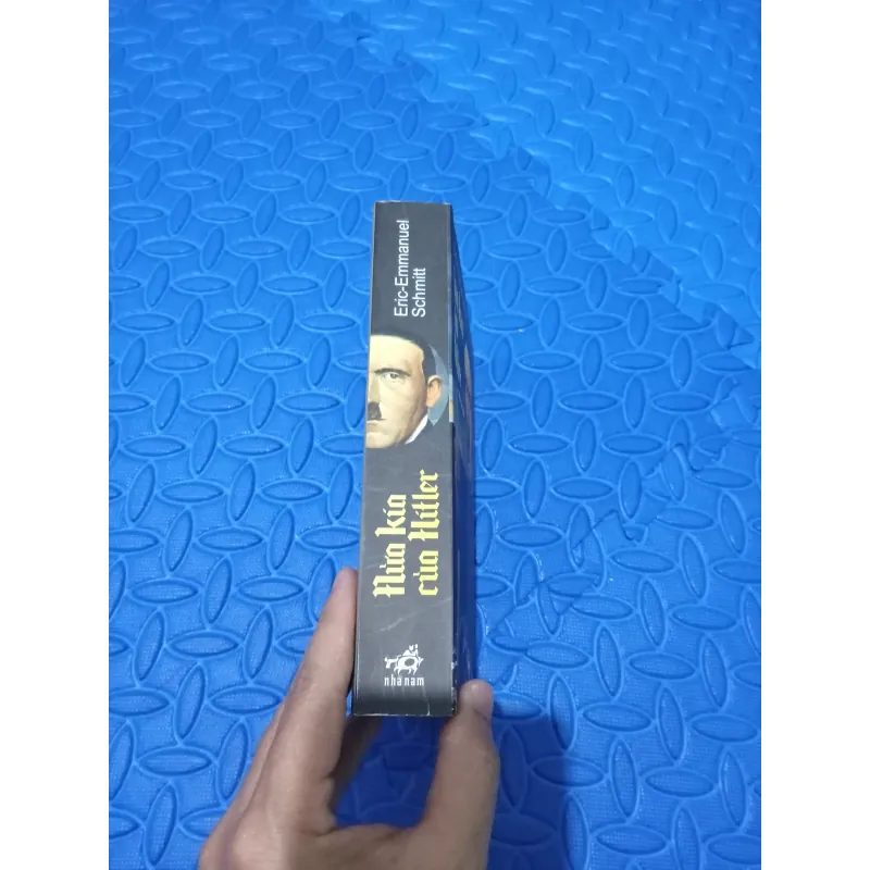 Nửa kia của Hitler  973710