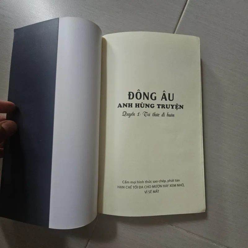 SÁCH HIẾM: Đông âu anh hùng truyện 962225