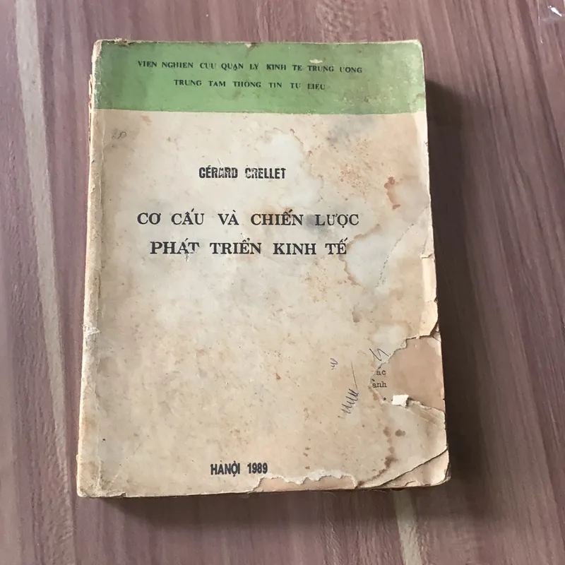 Cơ cấu và chiến lược phát triển kinh tế, CÉRARD CRELLET 608971