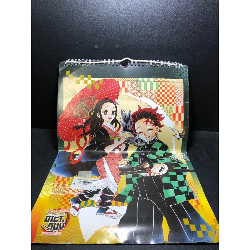 Lịch treo tường 2022 đính kèm tranh màu tuyệt đẹp mới 80% ( tranh màu ) bẩn nhẹ HCM2812 912591