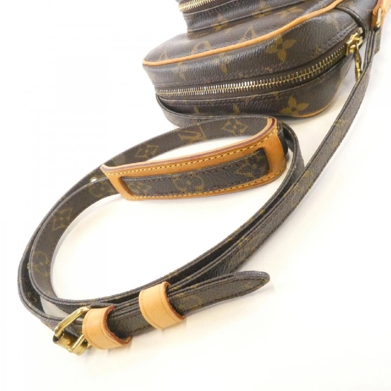 Túi đeo vai Louis Vuitton Monogram Amazon M45236 610060