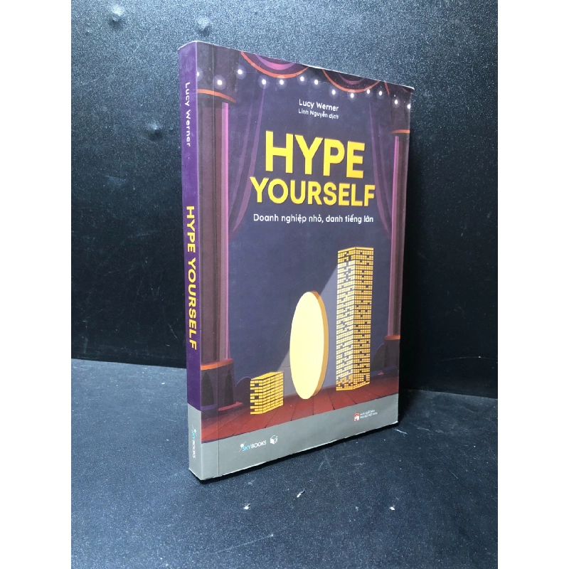 Hype Yourself Lucy Werner 2022 mới 80% quăn nhẹ bìa HCM2511 912521