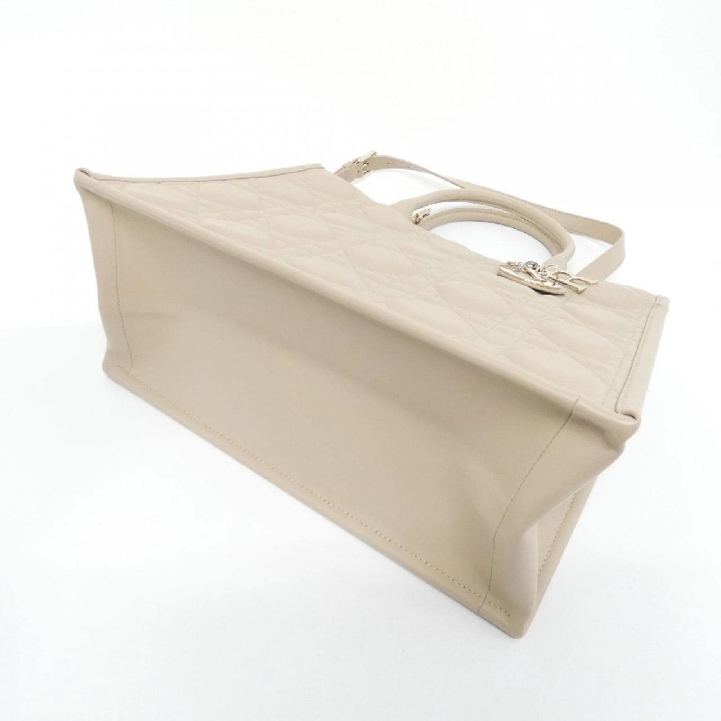 【Sản phẩm mới】Christian Dior Túi xách Dior Book Tote Medium M1324OWHP 611080