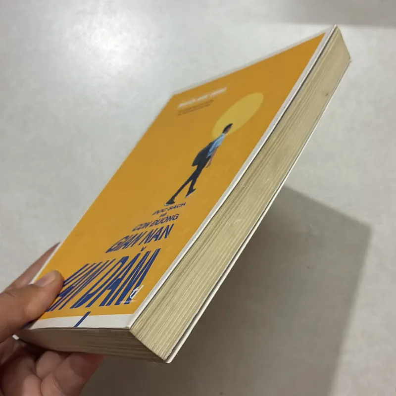 Đọc sách và con đường gian nan vạn dặm - Nguyễn Quốc Vương (t01) 750985