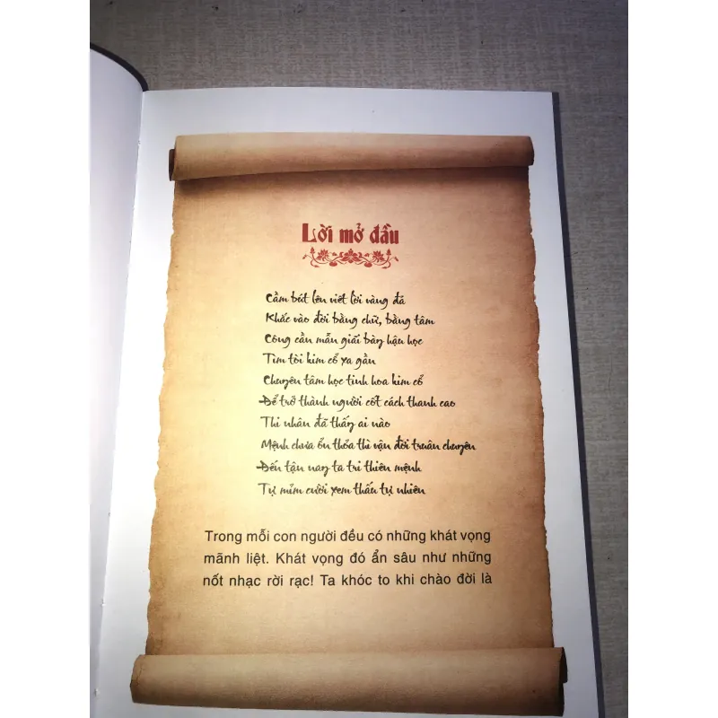 Cuốn sách vàng 778336