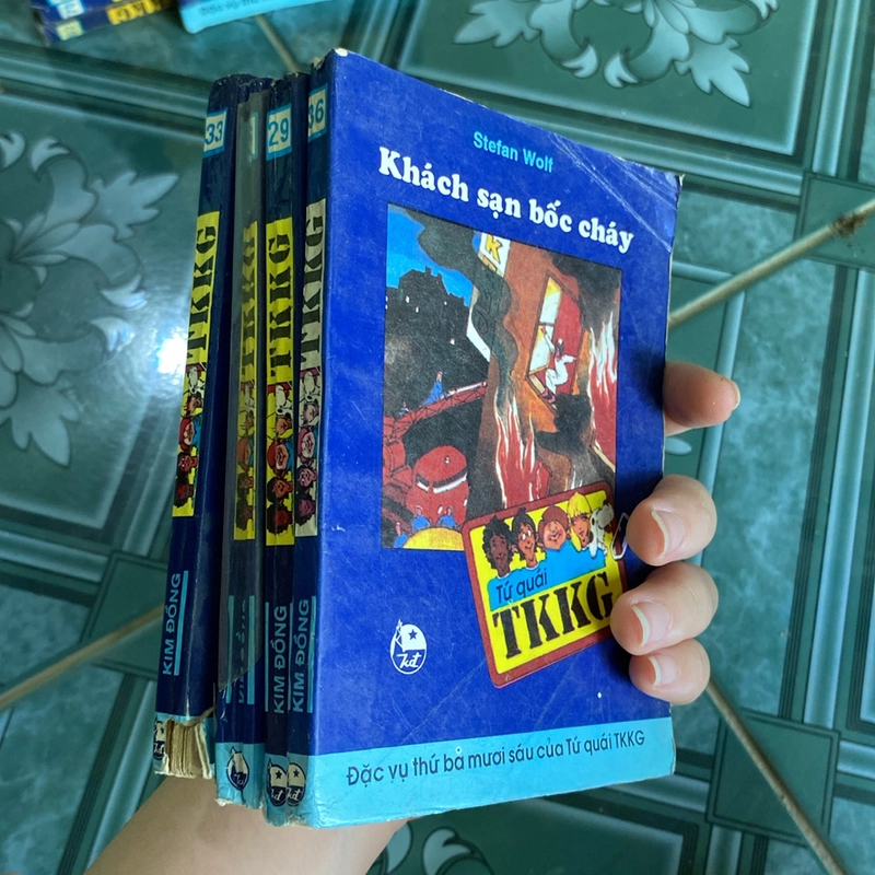 4 Cuốn Tứ Quái TKKG  478781