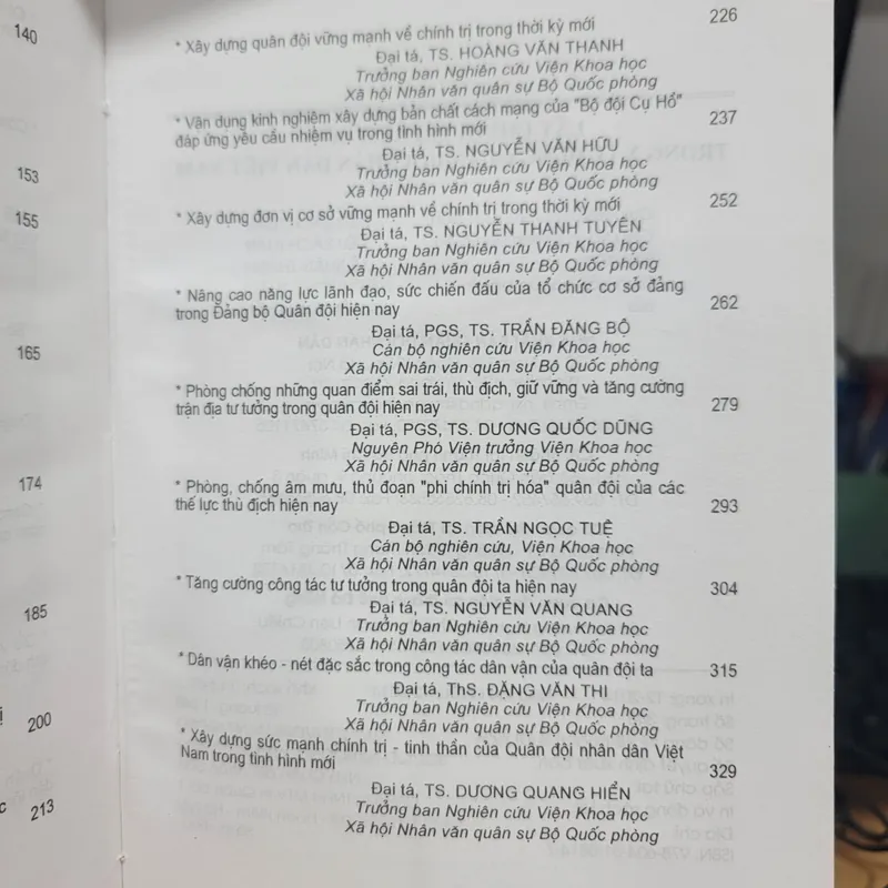 Lấy chính trị làm gốc trong xây dựng quân đội nhân dân Việt Nam  718673