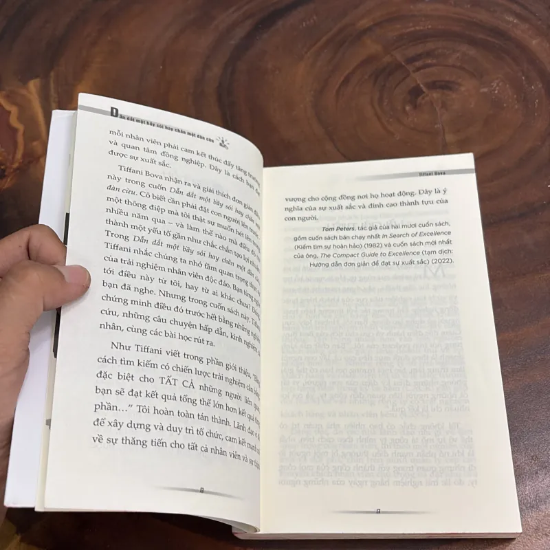 II Sách Kỹ Năng: Dẫn Dắt Một Bầy Sói Hay Chăn Một Đàn Cừu - Tiffani Bova - 2025 1001701