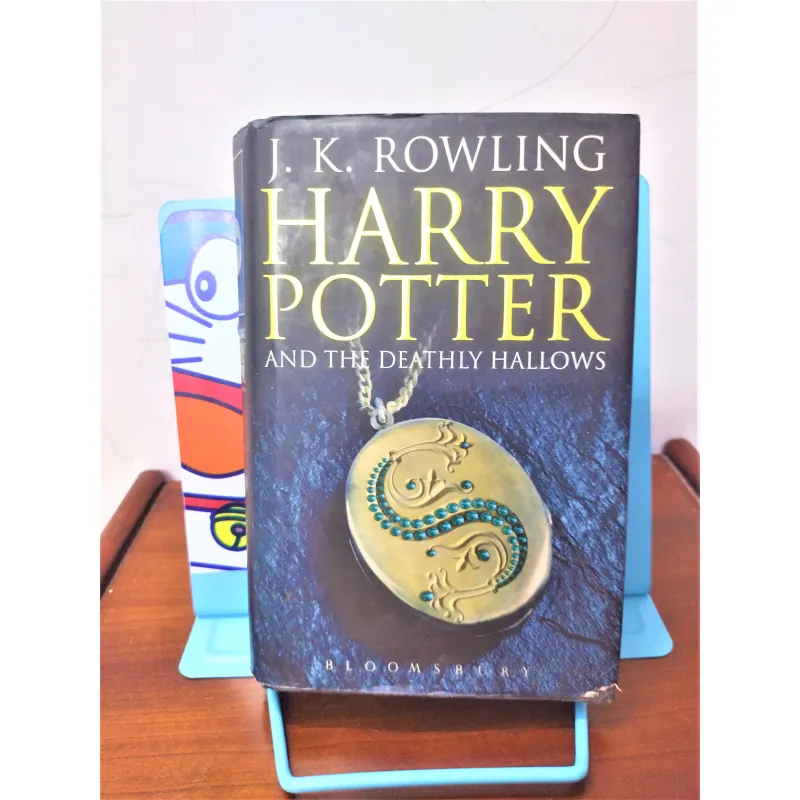 Sách ngoại văn: Harry Potter and the deathly Hallows - TGL JK Rowling 960328